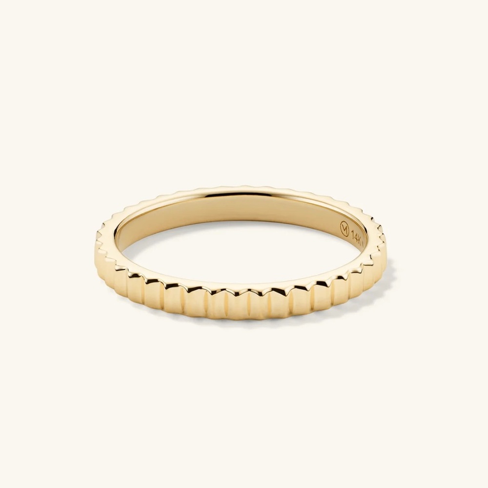 Eternity line band size 6
